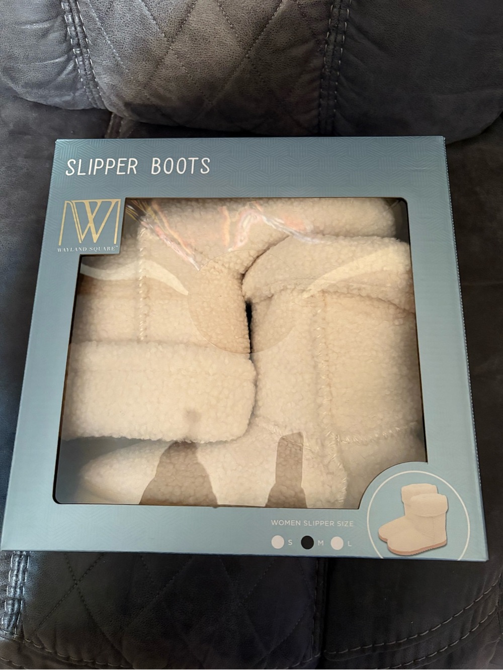 Wayland Square Fuzzy Slipper Boots Cream women's SZ 9/10 medium Sherpa boots
